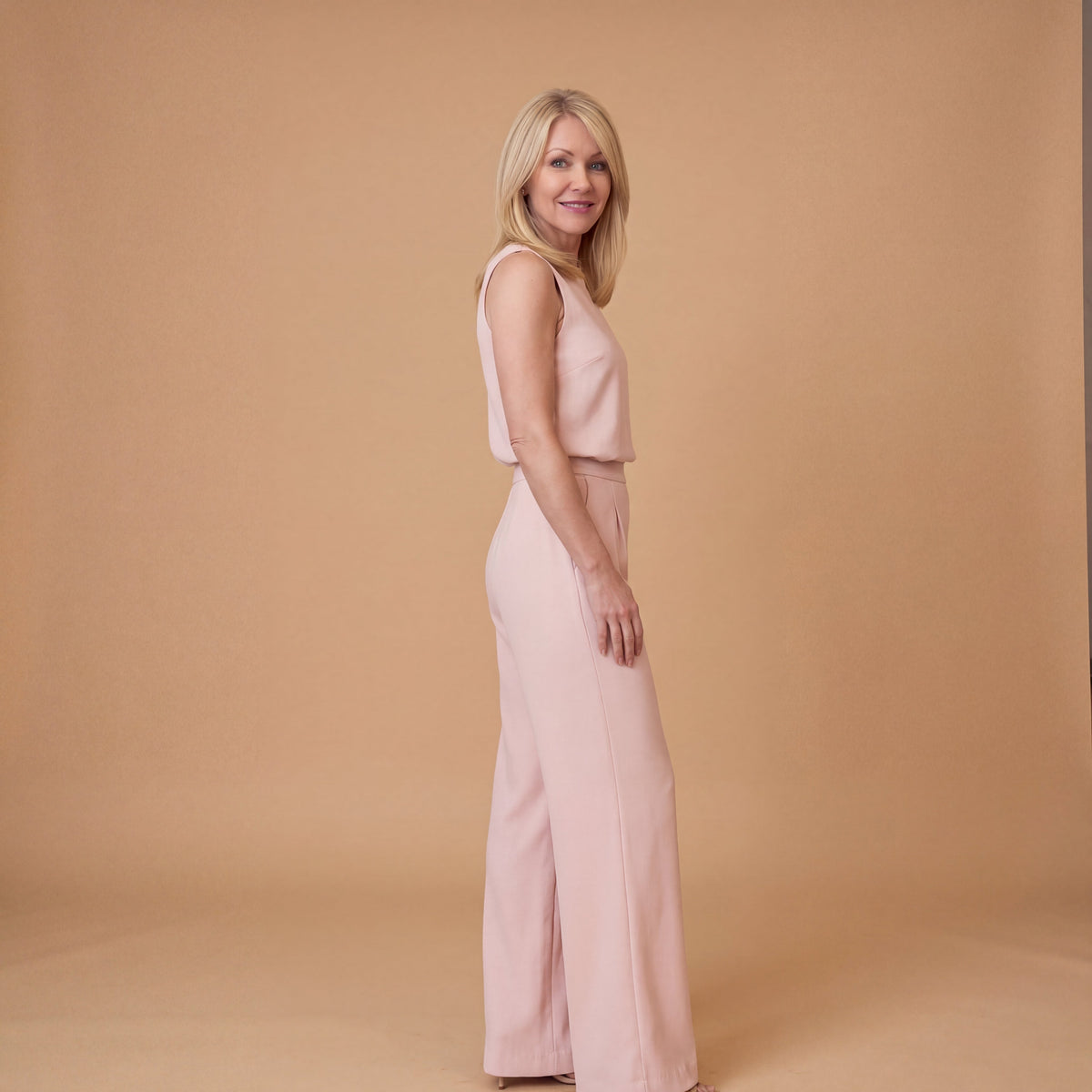 Wide Leg Jumpsuit – Round Neck Mid-Waist Fit for Elegant Styling